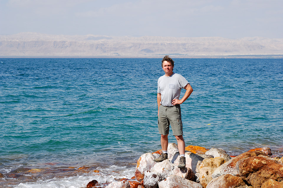 Richard Soberka au bord de la mer morte en Jordanie