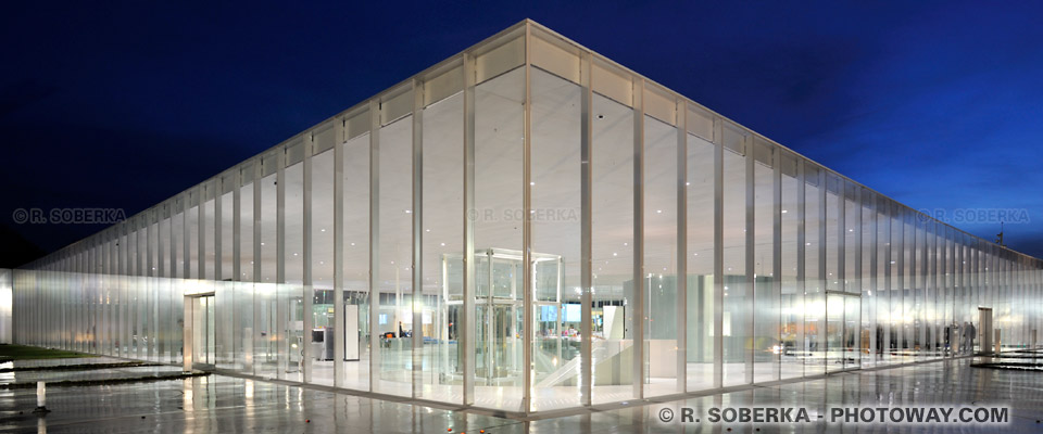 Louvre-Lens Museum at night